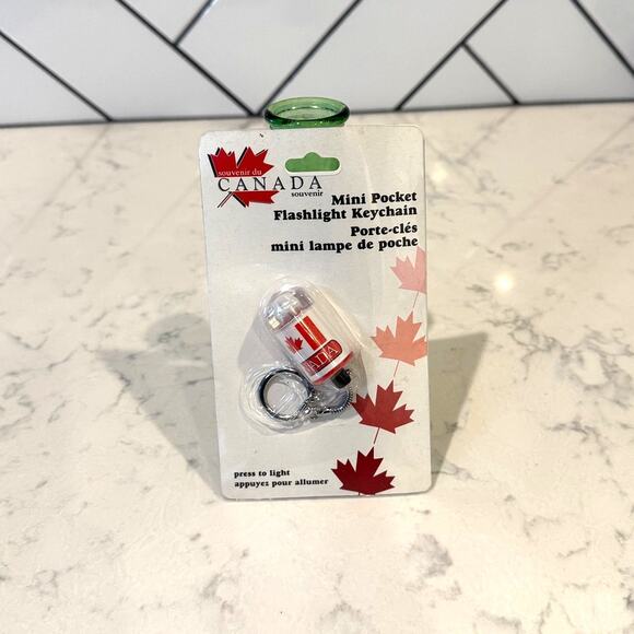 Mini Pocket Flashlight Keychain souvenir from Canada maple leaf flag design - Picture 1 of 3
